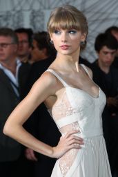 Taylor Swift - 2012 Aria Awards in Sydney