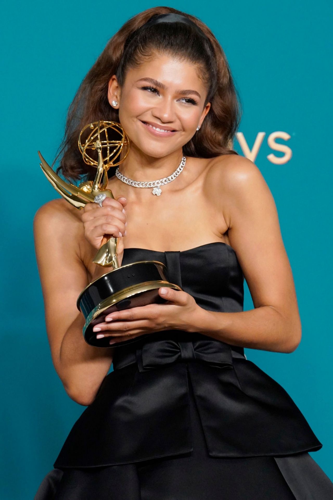 Zendaya – Emmy Awards 2022 Red Carpet • CelebMafia