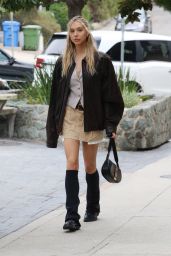 Alexis Ren - Out in Los Angeles 10/11/2022