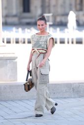 Alicia Vikander   Louis Vuitton Show at Paris Fashion Week 10 04 2022   - 32