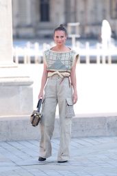 Alicia Vikander   Louis Vuitton Show at Paris Fashion Week 10 04 2022   - 60