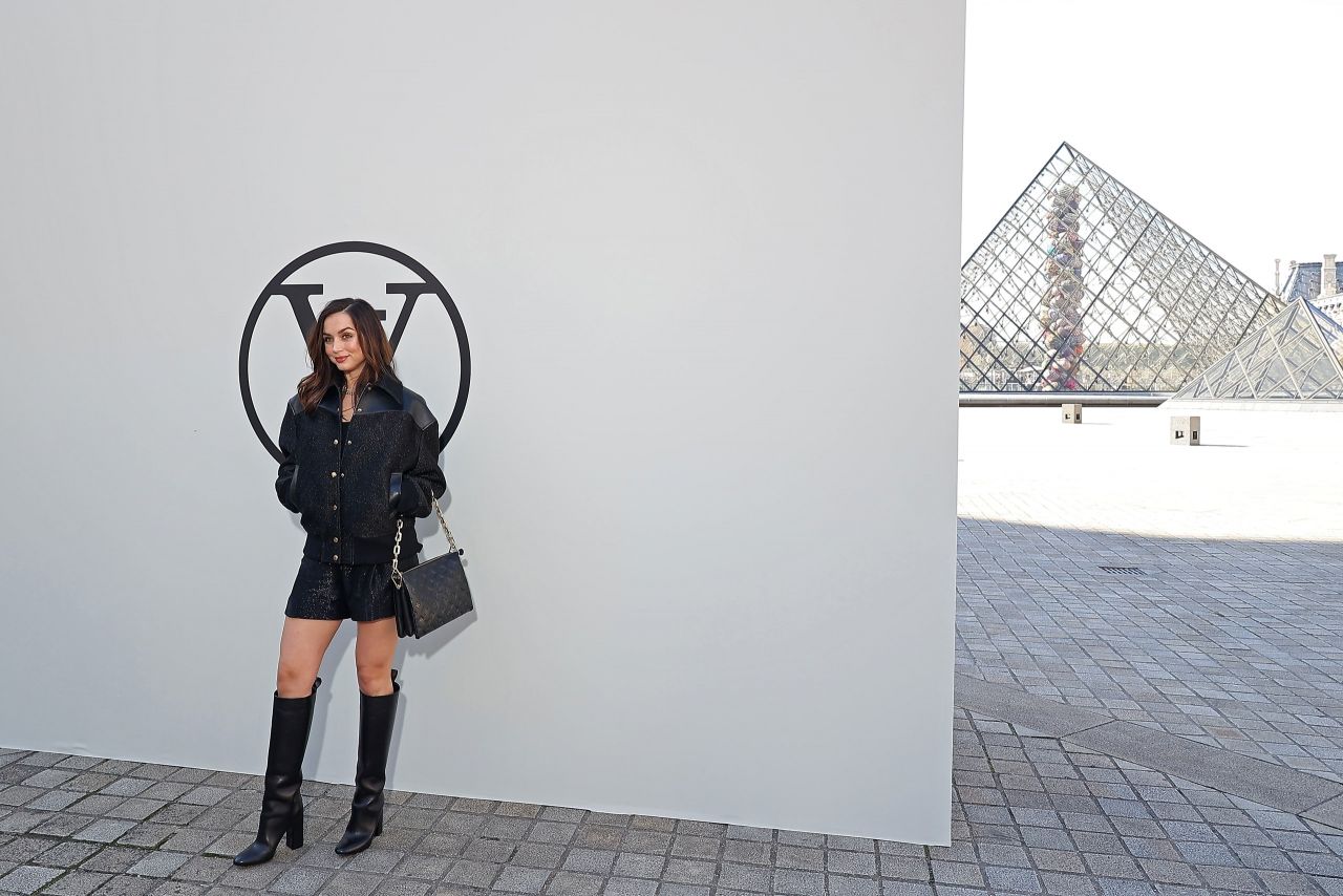 Ana de Armas Louis Vuitton Fashion Show October 4, 2022 – Star Style