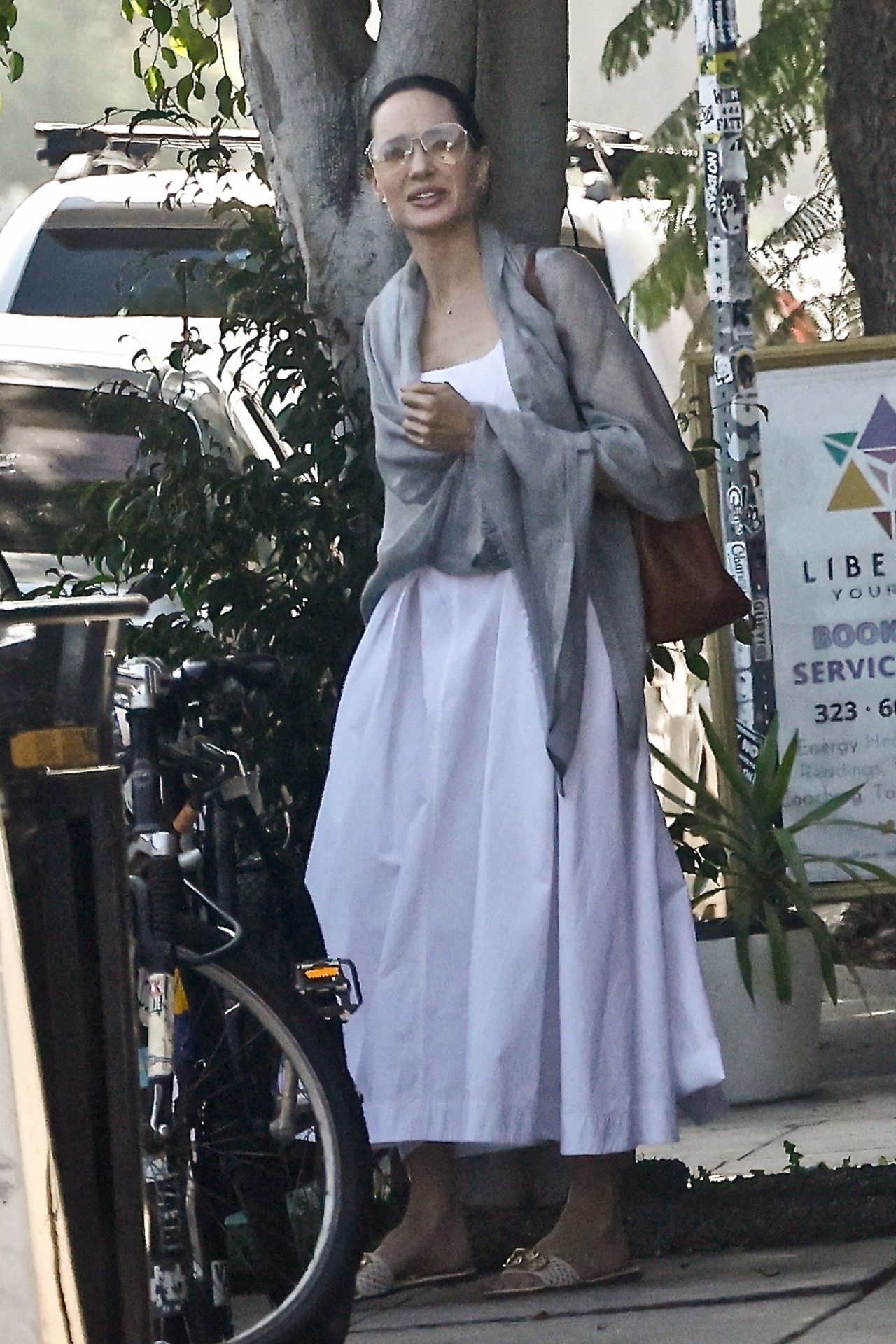 Angelina Jolie - Shops for Groceries at Lassens in LA 10/05/2022