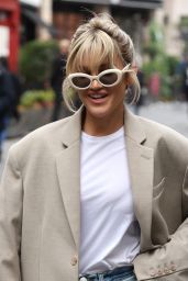 Ashley Roberts Street Style   London 10 04 2022   - 3