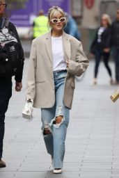 Ashley Roberts Street Style   London 10 04 2022   - 37