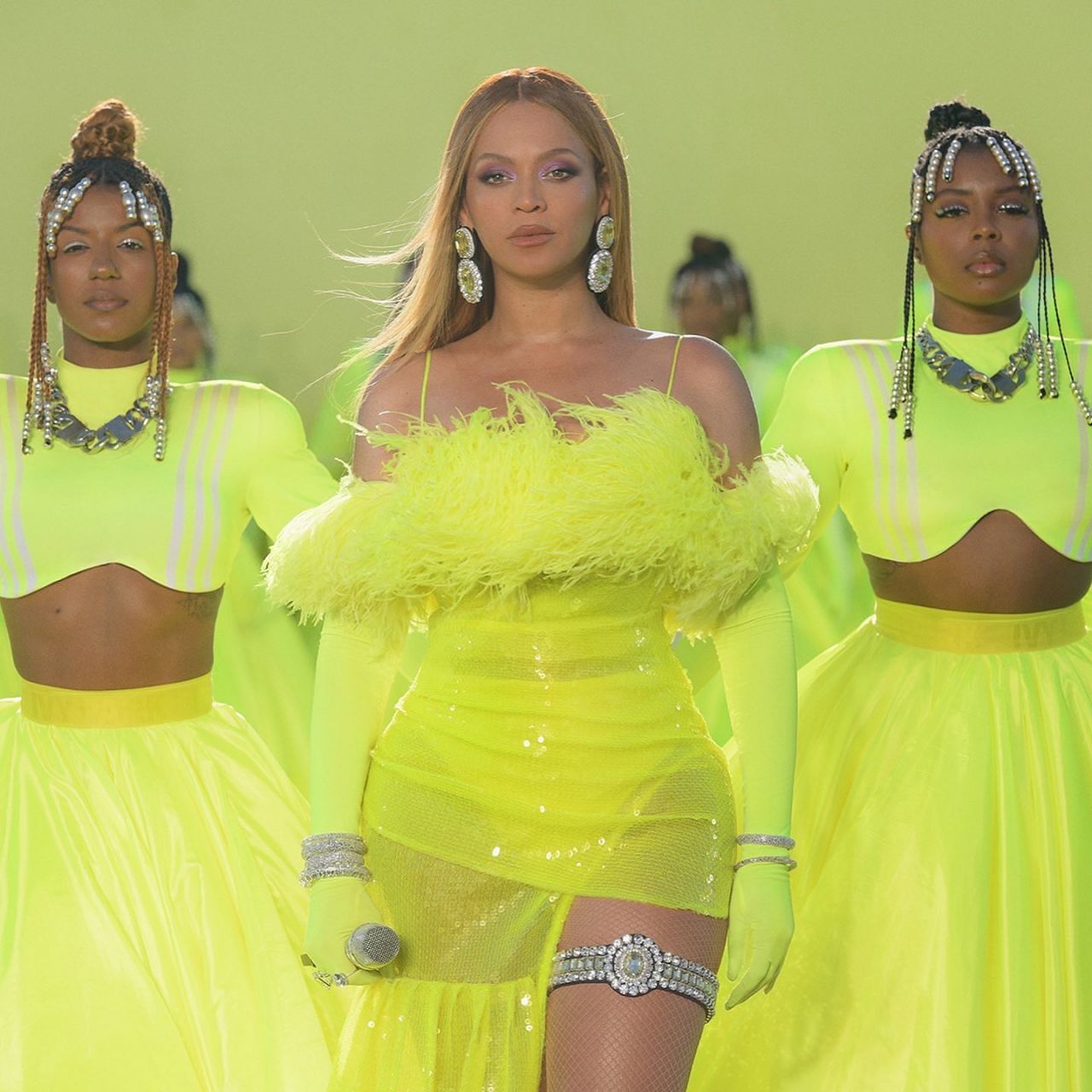 https://celebmafia.com/wp-content/uploads/2022/10/beyonce-outfit-03-27-2022-i-0.jpg