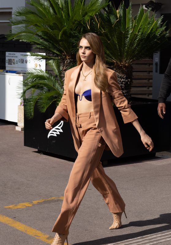 Cara Delevingne   Out in Cannes 10 18 2022   - 8