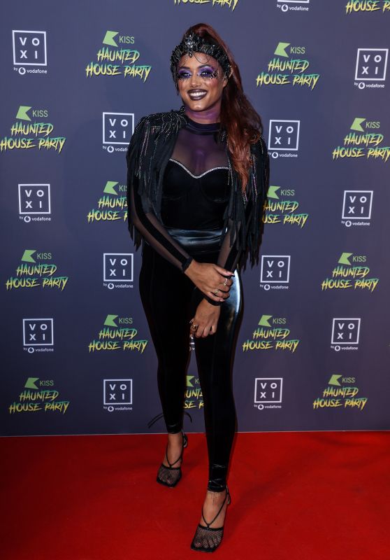 Chanita Stephenson – VOXI Presents KISS Haunted House Party in London 10/28/2022