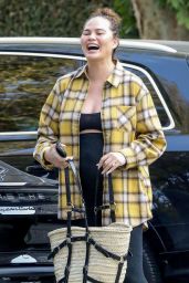 Chrissy Teigen   Out in Beverly Hills 10 06 2022   - 19