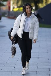 Ekin Su C lc lo lu   Training for Dancing on Ice in London 10 18 2022   - 41