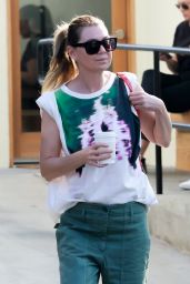 Ellen Pompeo Makeup Free in Los Feliz 10 09 2022   - 39