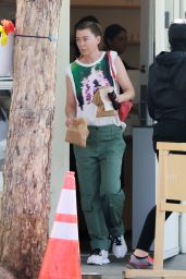 Ellen Pompeo Makeup Free in Los Feliz 10 09 2022   - 71