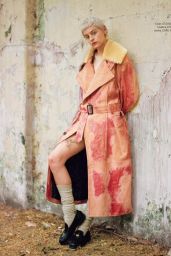 Emma Corrin   The Sunday Times Style 10 16 2022 Issue   - 11