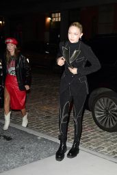 Gigi Hadid - Out in New York 10/12/2022