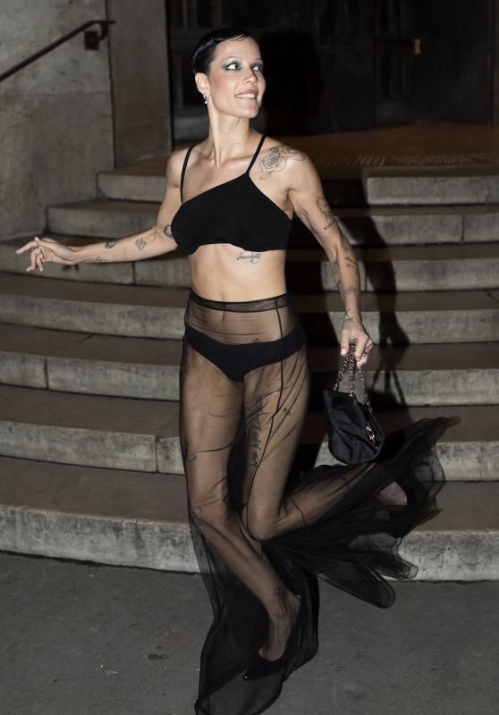 Halsey - Celebrities attend the Tiffany & Co Is Hosting Beyonce Party in Paris 10/05/2022