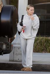 Hilary Duff   Out in Sherman Oaks 10 24 2022   - 39