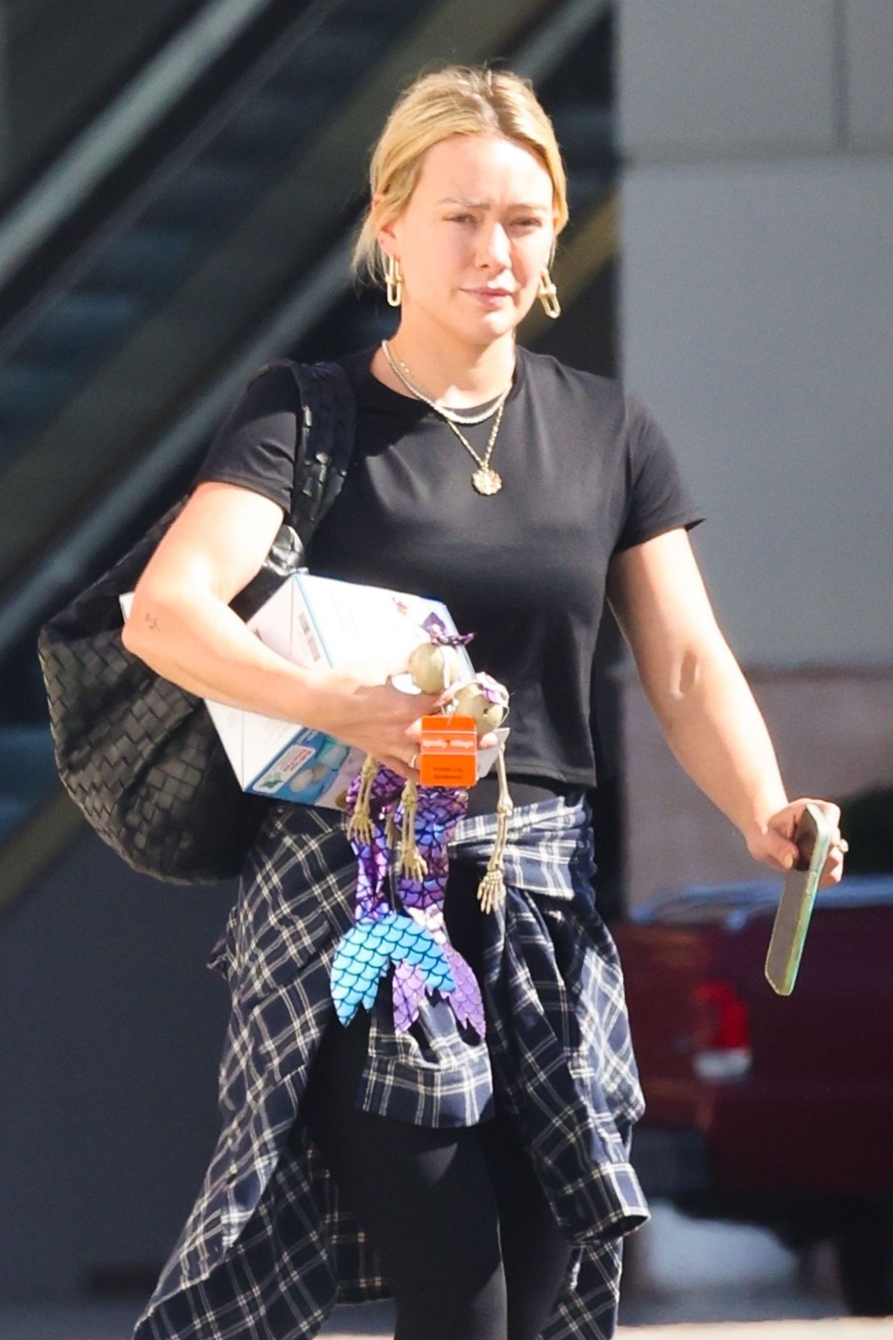 Hilary Duff Out in Studio City Ca October 9, 2012 – Star Style