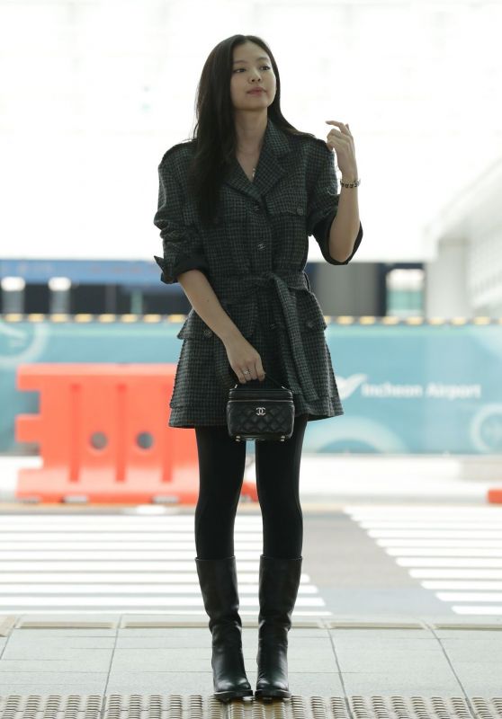 Jennie Kim at Incheon International Airport 10/02/2022