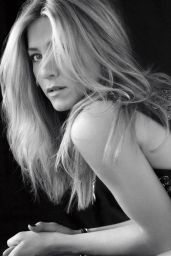 Jennifer Aniston - ELLE 2009 (CS)