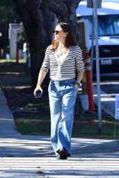 Jennifer Garner   Out in Santa Monica 10 18 2022   - 50