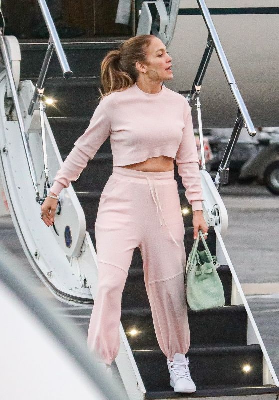 Jennifer Lopez - Arrives in Los Angeles 10/09/2022