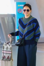 Jessica Alba Arrive to New York s Laguardia Airport 10 15 2022   - 22