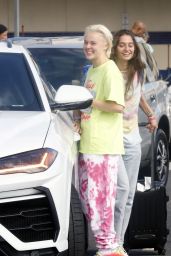 JoJo Siwa and Avery Cyrus   Los Angeles 10 20 2022   - 24