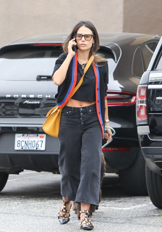 Jordana Brewster   Out in Pacific Palisades 10 12 2022   - 4