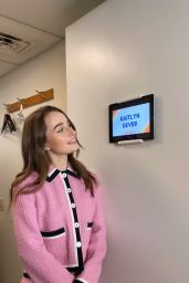 Kaitlyn Dever 10 12 2022   - 65