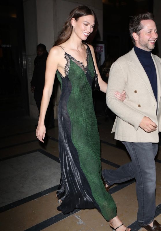 Karlie Kloss - Leaves Victoria Beckham’s After Party in Paris 09/30/2022