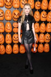 Kathryn Newton    Halloween Ends  Premiere in Hollywood 10 11 2022   - 56