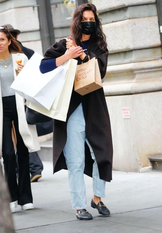 Katie Holmes - Shopping in New York City 10/24/2022