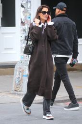 Katie Holmes Street Style   New York 10 05 2022   - 81