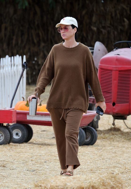 Katy Perry at the Pumpkin Patch in LA 10/07/2022