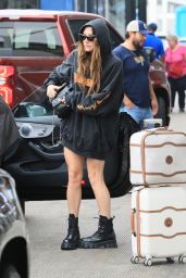 Kesha - Catches a Flight Out of LA 10/02/2022