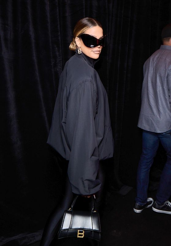 Khloe Kardashian - Balenciaga Fashion Show in Paris 10/02/2022 (more photos)