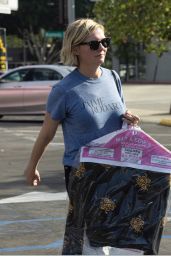 Kirsten Dunst - Out in Los Angeles 10/09/2022