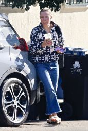 Kristen Bell - Out in Los Angeles 10/27/2022