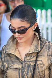 Kylie Jenner is Stylish - Leaves The Ivy Restaurant in Beverly Hills 10/06/2022