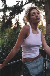 Maddie Ziegler - Drew Barrymore Inspired Photoshoot October 2022