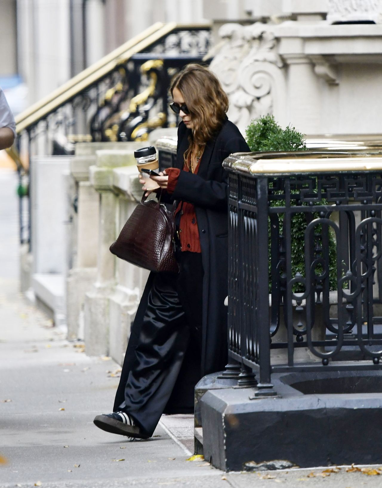 Mary-Kate Olsen - Out in New York 10/17/2022 • CelebMafia