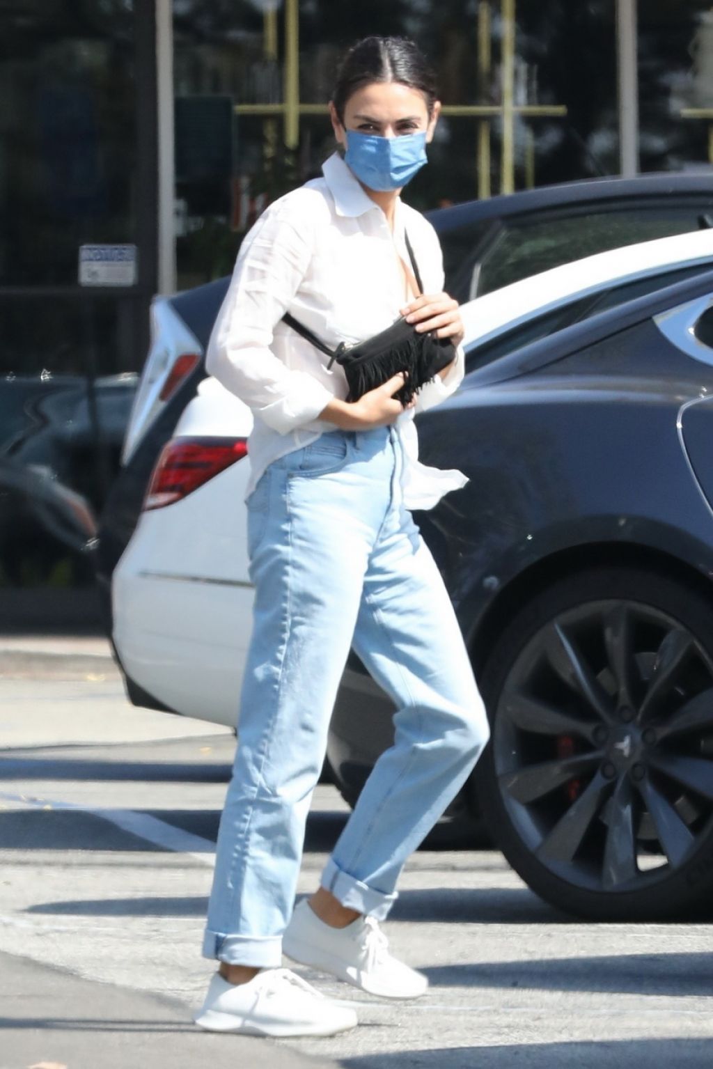 Mila Kunis at Beverly Glen Deli in Bel Air 10/06/2022 • CelebMafia