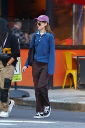 Natalia Dyer - Out in New York City 10/07/2022