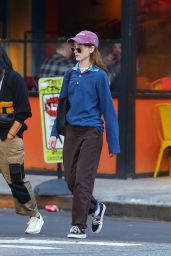 Natalia Dyer - Out in New York City 10/07/2022