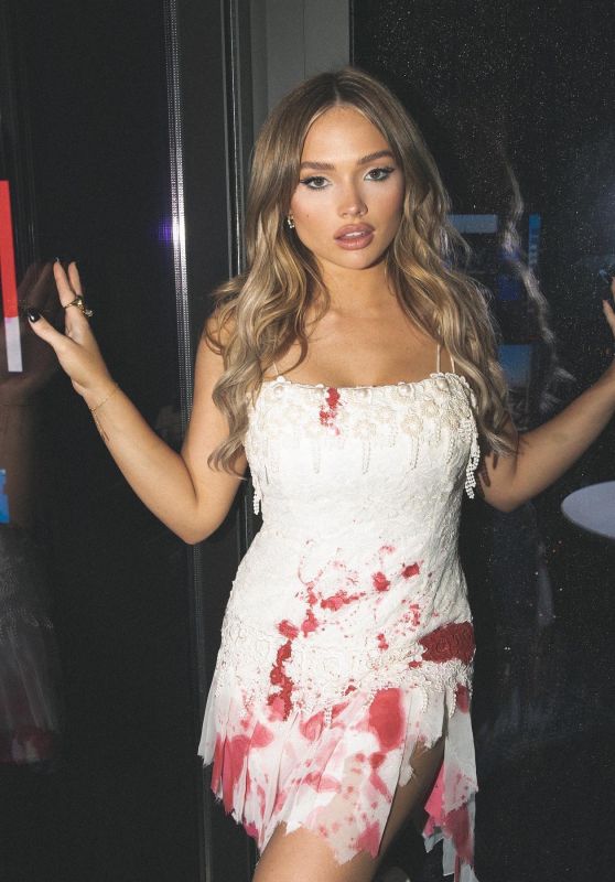 Natalie Alyn Lind 10 10 2022   - 48