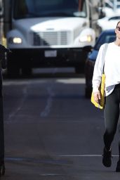 Olivia Wilde - Leaving Her Morning Workout in Studio City 10/18/2022