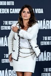 Penelope Cruz    En Los Margenes  Photocall in Madrid 10 03 2022   - 26