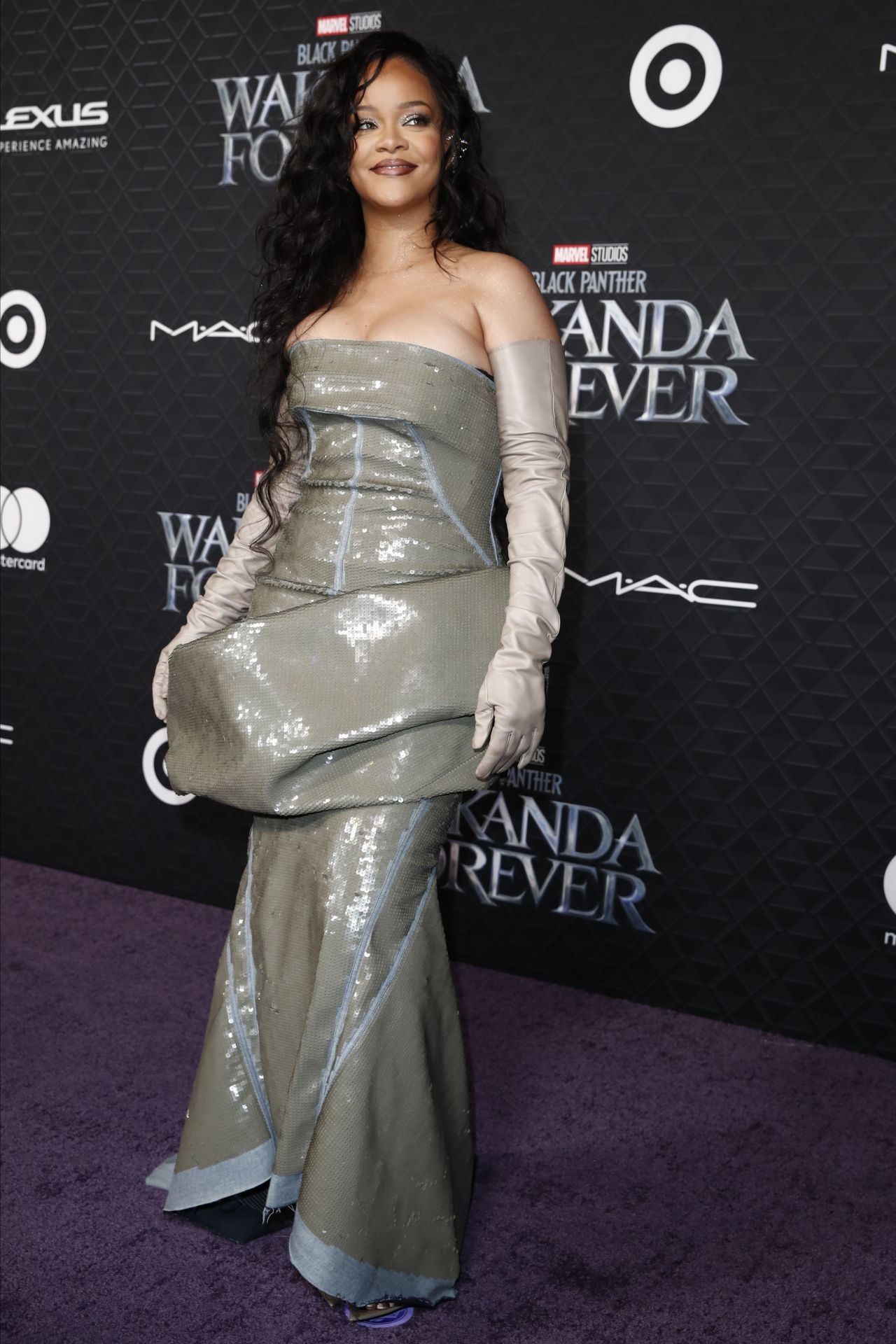 Rihanna – “Black Panther 2: Wakanda Forever” Premiere in Los Angeles 10