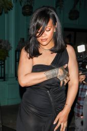Rihanna - Out in West Hollywood 10/02/2022