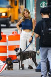 Sienna Miller - Out in the West Village NY 10/26/2022